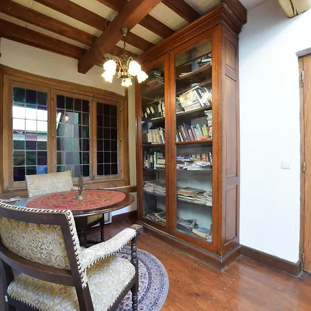 Hébergement de vacances Spacious With Sauna *