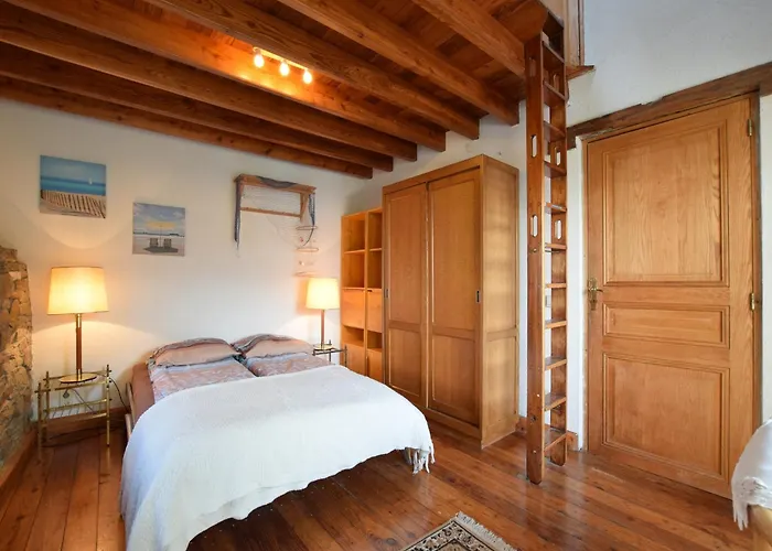 Casa de Férias Spacious With Sauna Beausaint